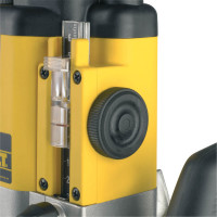 Фрезер мережевий DeWALT DW625E