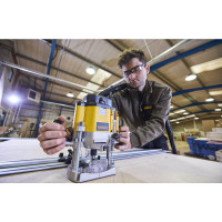 Фрезер мережевий DeWALT DW625E