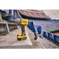 Гайковерт ударний акумуляторний STANLEY FATMAX SFMCF940M1