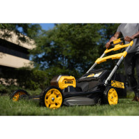 Газонокосарка акумуляторна самохідна безщіткова DeWALT DCMWSP550N