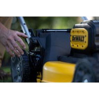 Газонокосарка акумуляторна самохідна безщіткова DeWALT DCMWSP156W2