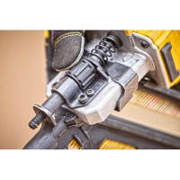 Пістолет цвяхозабивний акумуляторний безщітковий DeWALT DCN930P2