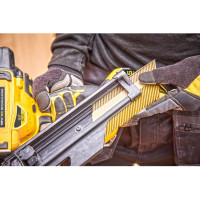 Пістолет цвяхозабивний акумуляторний безщітковий DeWALT DCN930N