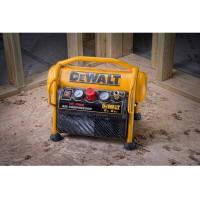 Компресор повітряний безмасляний DeWALT DPC6MRC