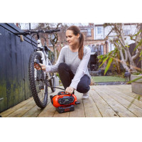 Компресор автомобільний акумуляторний BLACK+DECKER BDCINF18N