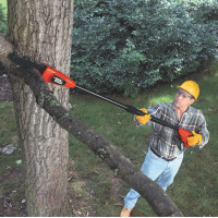 Висоторіз акумуляторний зі штангою BLACK+DECKER GPC1820L20
