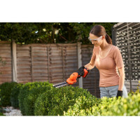 Кущоріз-ножиці акумуляторні BLACK+DECKER BCSS18D1