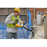 Молоток відбійний мережевий DeWALT D25961K