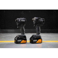 Набір з двох інструментів акумуляторних безщіткових McLaren F1 TEAM SPECIAL EDITION DeWALT DCK2224MP2T