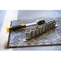 Набір головок торцевих 1/4 з одинадцяти предметів STANLEY STMT82666-0
