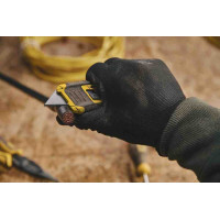 Ніж Control-Grip довжиною 132 мм з висувним лезом для оздоблювальних робіт STANLEY STHT10432-0