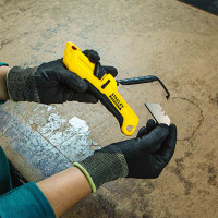 Ніж безпечний з лезом для оздоблювальних робіт STANLEY FMHT10365-0