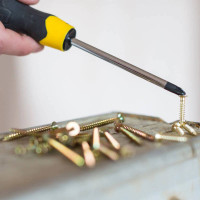 Викрутка Cushion Grip довжиною 150 мм з жалом, що розширюється під шліц SL 5 STANLEY 0-64-919