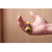 Викрутка Cushion Grip довжиною 100 мм з жалом, що розширюється під шліц SL 5.5 STANLEY STHT16146-0