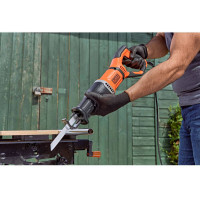 Пила шабельна мережева BLACK+DECKER BES301