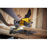 Пила торцювальна акумуляторна STANLEY FATMAX SFMCS701M1