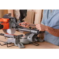 Пила торцювальна мережева BLACK+DECKER BES700