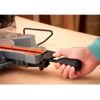 Пила торцювальна мережева BLACK+DECKER BES702