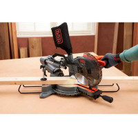 Пила торцювальна мережева BLACK+DECKER BES702