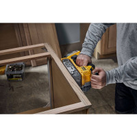 Шліфмашина стрічкова акумуляторна безщіткова DeWALT DCW220N