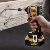 Шурупокрут ударний акумуляторний безщітковий DeWALT DCF850NT